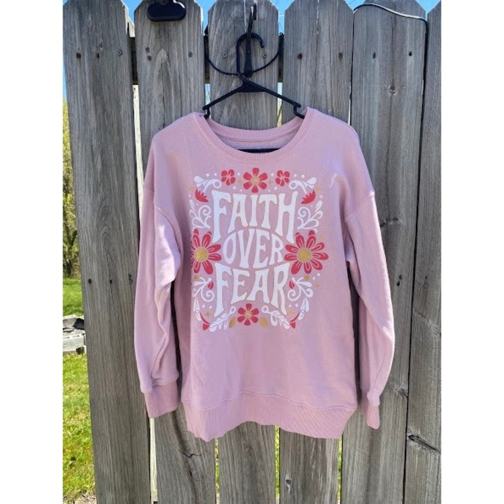 PositiviTees Womens Faith Over Fear Pink Graphic Sweatshirt Floral Pullover M‎